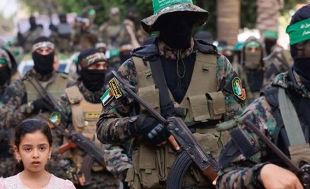 Gaza 22 maja. Członkowie zbrojnego skrzydła Hamasu, Brygady Al-Kasama, uczestniczą w marszu ku czci 