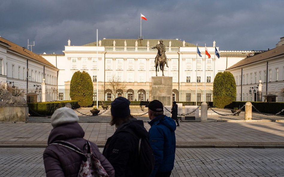 Do Pałacu Prezydenckiego ustawiła się w tym roku wyjątkowo długa kolejka