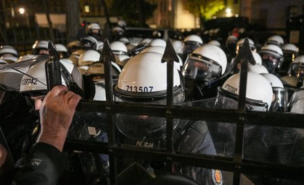 Policja przed siedzibą Trybunału Konstytucyjnego