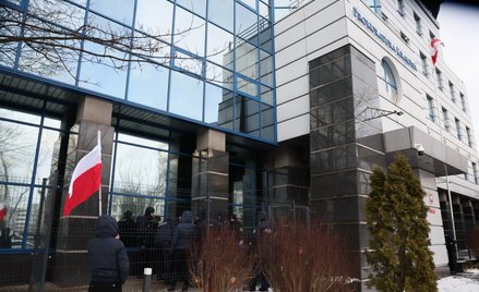 Policja przed siedzibą Prokuratury Krajowej w Warszawie