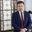 Minister Michał Dworczyk poinformował, że jedną dawką zaszczepiono już 19 milionów Polaków, a dwiema