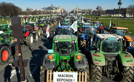 Protest rolników we Francji. Setki traktorzystów wjechało do Paryża