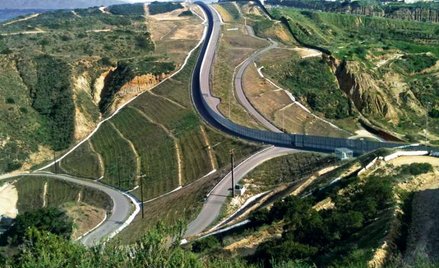 Mur dzielący Kalifornię i Meksyk w okolicach San Diego