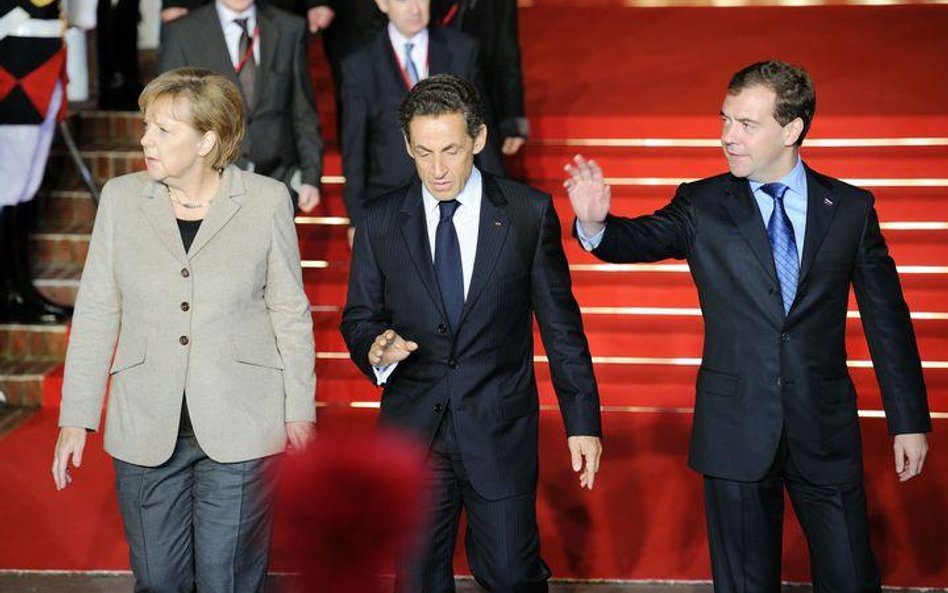 Angela Merkel, Nicolas Sarkozy i Dmitrij Miedwiediew w Deauville