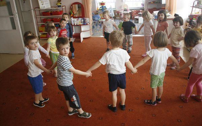 Dzieci w przedszkolu podczas zajęć rozwijających zainteresowania będą uczyć również osoby, które nie
