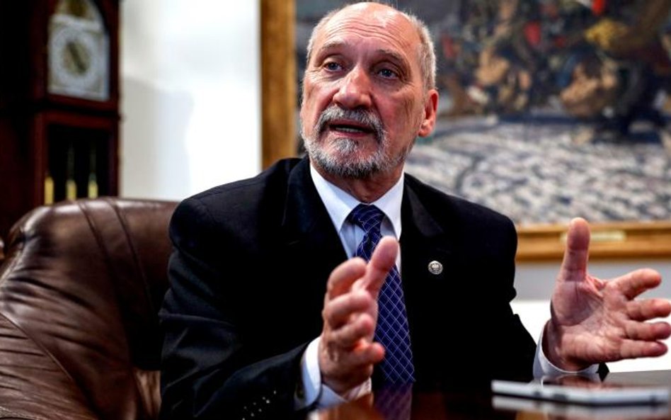 Macierewicz: Współpracujemy z prezydentem