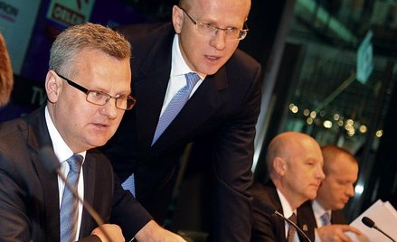 Minister skarbu Aleksander Grad (pierwszy z lewej), prezes GPW Ludwik Sobolewski (w środku) i szef P