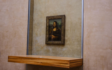 Oryginalna Mona Lisa znajduje się w paryskim Luwrze