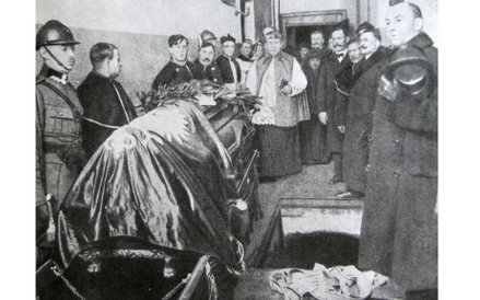 Złożenie zwłok Prezydenta Gabriela Narutowicza do grobu w katedrze św. Jana - 22 grudnia 1922