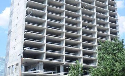 Na Wspólnej straszy szkielet wieżowca