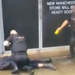Manchester: Atak nożownika w centrum handlowym