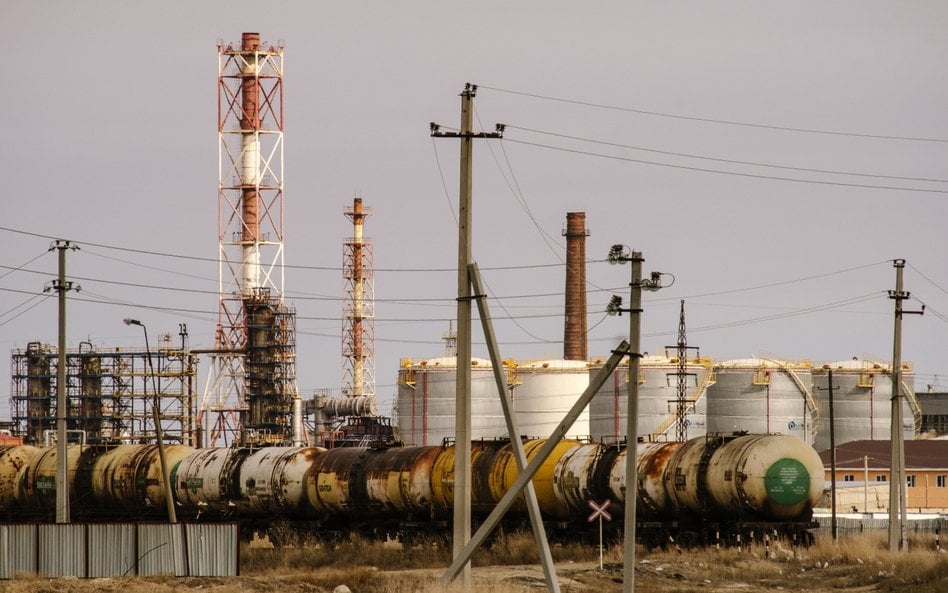 Kazachstan rozpoczął dostawy benzyny do Rosji. Rafineria wysyła 70 proc. produkcji