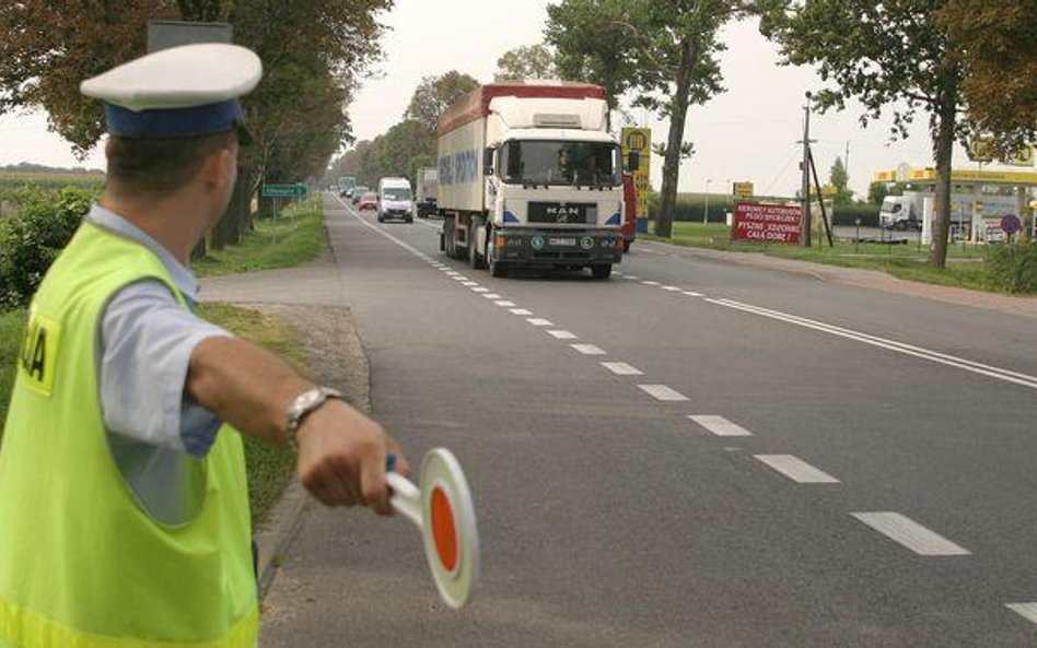 Tylko policja będzie miała prawo karania mandatami