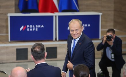 Premier Donald Tusk podczas podpisania pierwszych umów w ramach SAFE, 28 bm. w siedzibie Dowództwa K