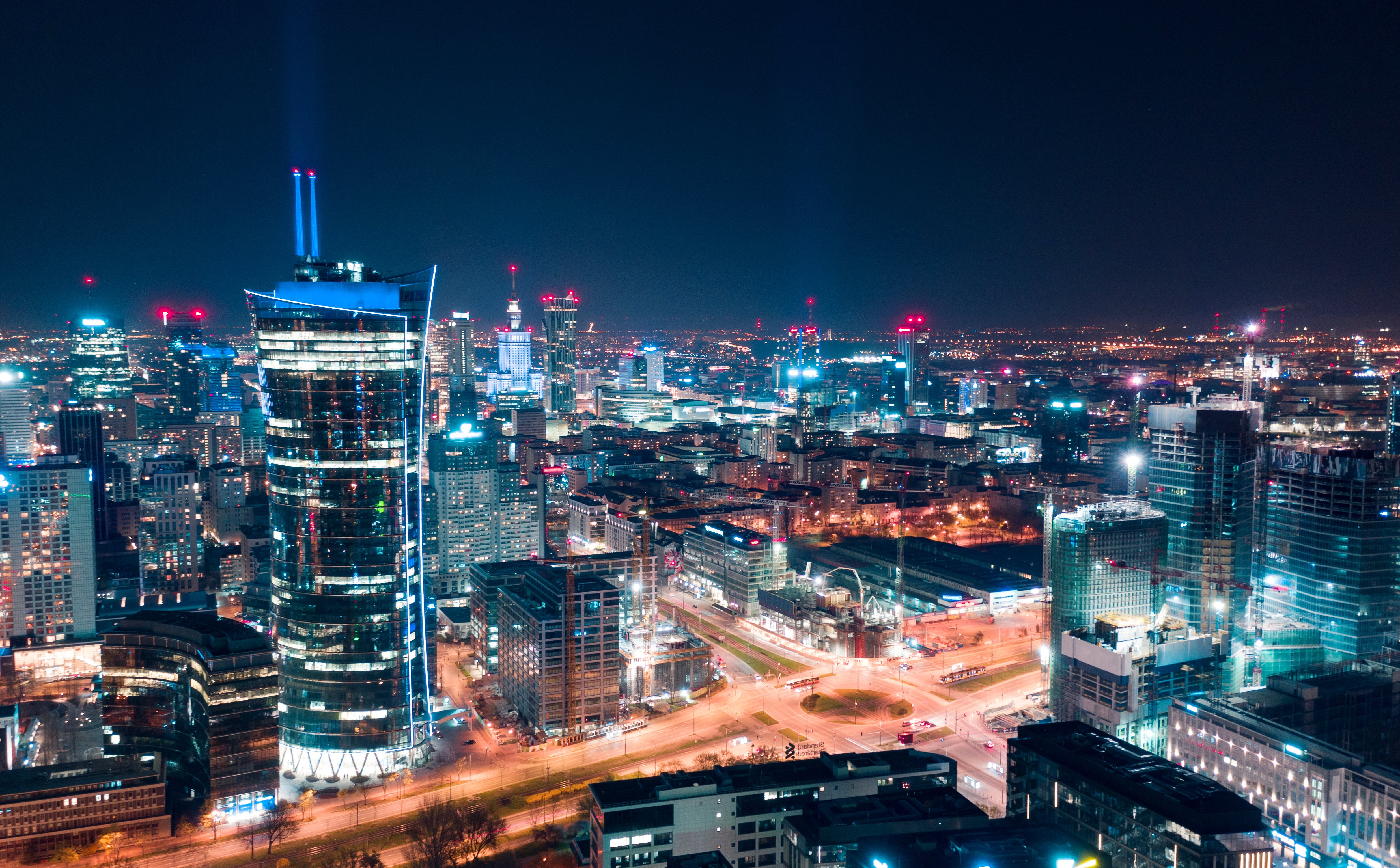 Miasta częściej sięgają po elastyczne zakupy prądu. I oszczędzają na rachunkach