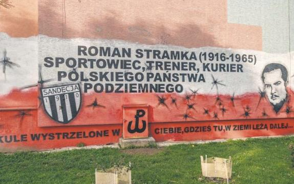 Mural w Nowym Sączu poświęcony Romanowi Stramce