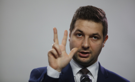Prekampania Jakiego przy wsparciu rządowych projektów