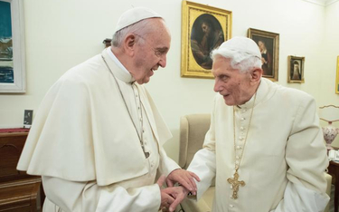 Po abdykacji Benedykt XVI zobowiązał się do pełnego posłuszeństwa wobec nowego biskupa Rzymu