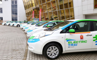 Taxi w Warszawie z elektryczną flotą