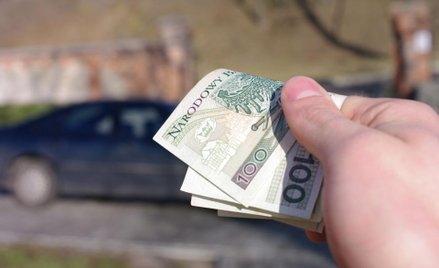 PIT: sprzedaż samochodu otrzymanego w darowiźnie ze stratą i podatkiem