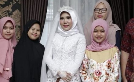 Samotna sesja ślubna narzeczonej ofiary katastrofy samolotu Lion Air