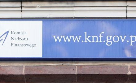 KNF chce zawiesić obrót akcjami trzech spółek