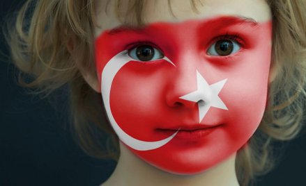 Dzieci z Turcji najuboższe w Europie. 70,7 proc. nie jeździ na wakacje
