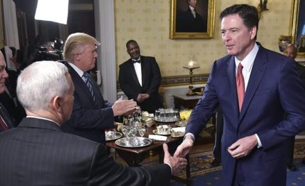 Szef FBI James Comey (z prawej) zwrócił się do Departamentu Sprawiedliwości z prośbą o sprostowanie 
