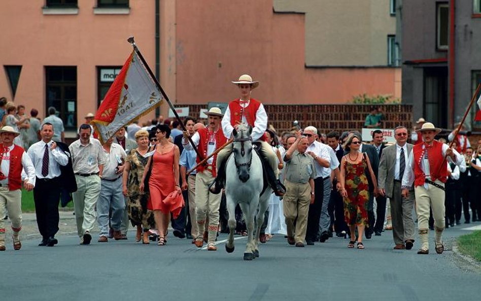 Góralskie święto w Jabłonkowie, największa polska impreza na Zaolziu. Korowód ulicami miasta