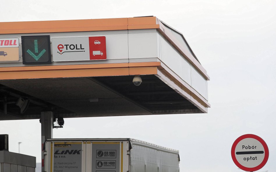 E-TOLL. Ciężarówka przy Punkcie Poboru Opłat