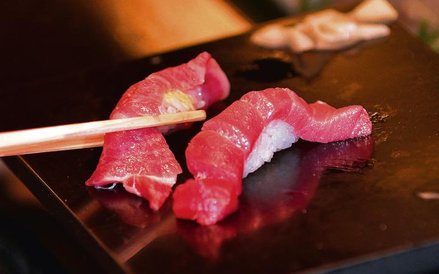 Najdroższe sushi świata podane