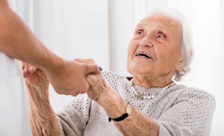 Kiedy ZUS może żądać dowodów, że emeryt żyje