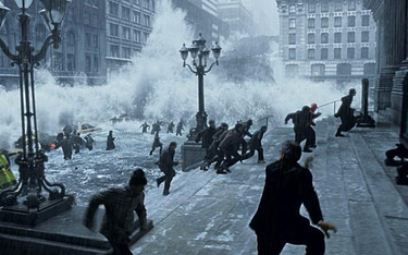 W filmie „Pojutrze” Nowy Jork zalały kilkudziesięcio-metrowe fale. Prawdziwe tsunami liczyło zaledwi
