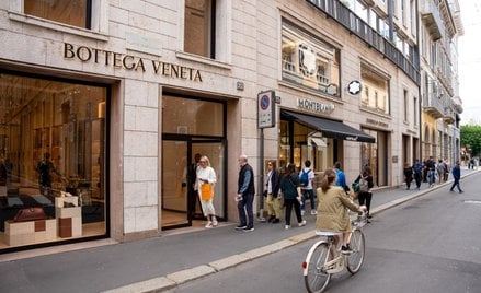 Via Monte Napoleone - ulica luksusowych butików w Mediolanie