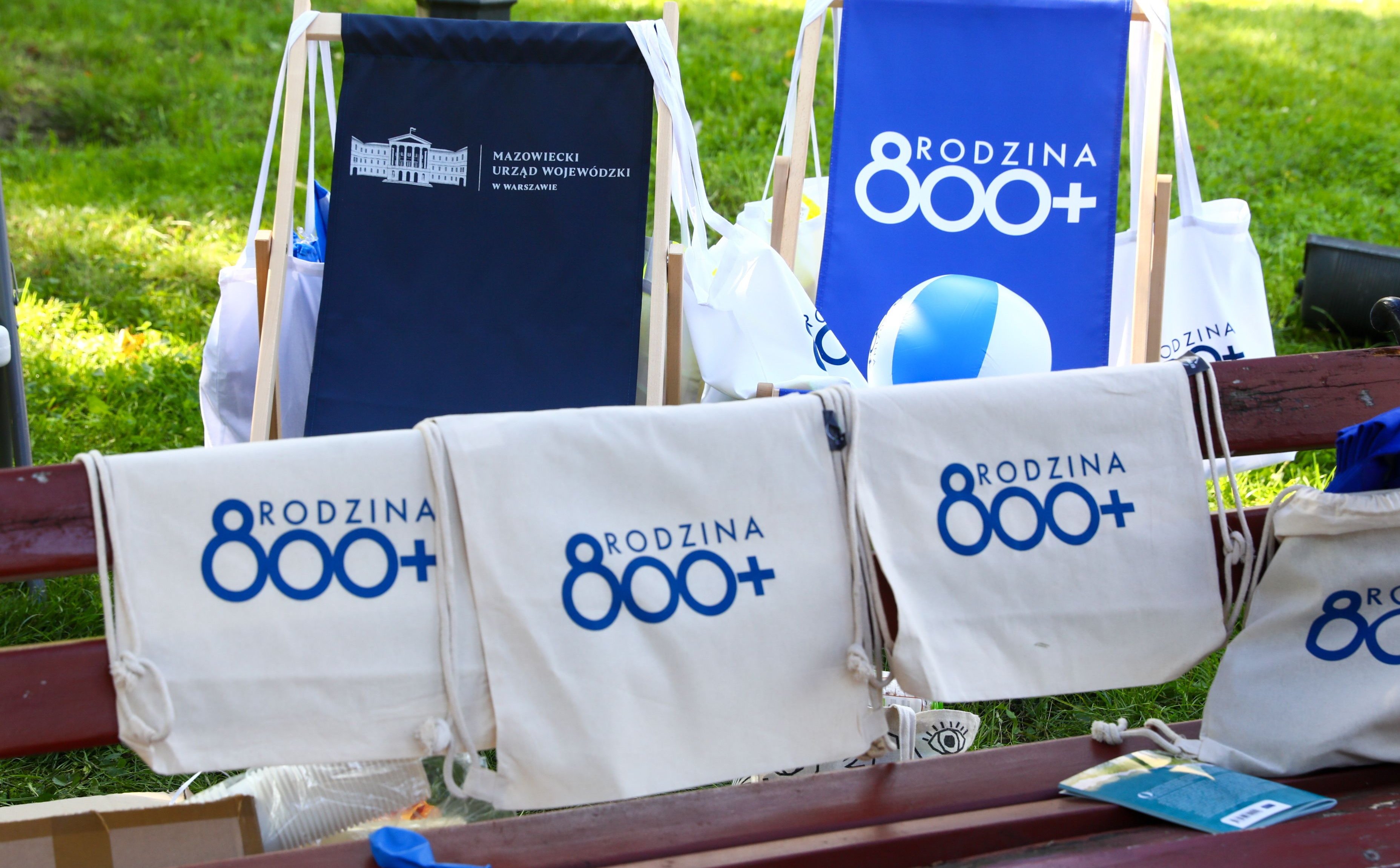 Sondaż: 800+ tylko dla pracujących? Polacy są za. I nie chodzi tylko o Ukraińców