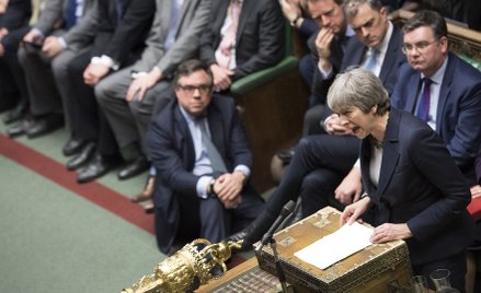 Izba Gmin zagłosowała przeciw twardemu brexitowi