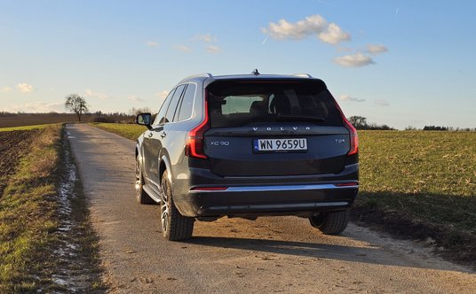Volvo XC90 T8