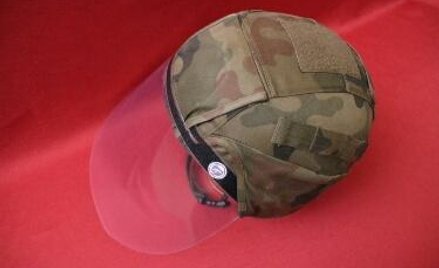 Hełm ze specjalną maską