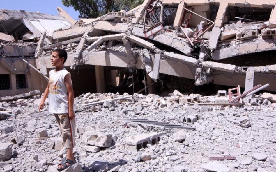 Zniszczona szkoła w Ziltan