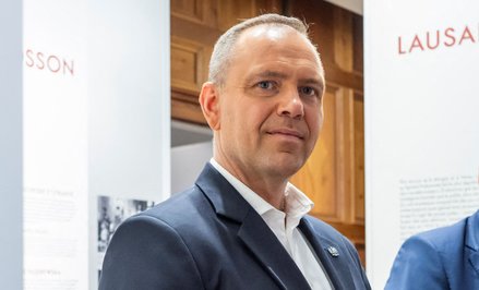 Celem polskiej dyplomacji była zmiana nazwy ukraińskiej jednostki. I to się Karolowi Nawrockiemu nie