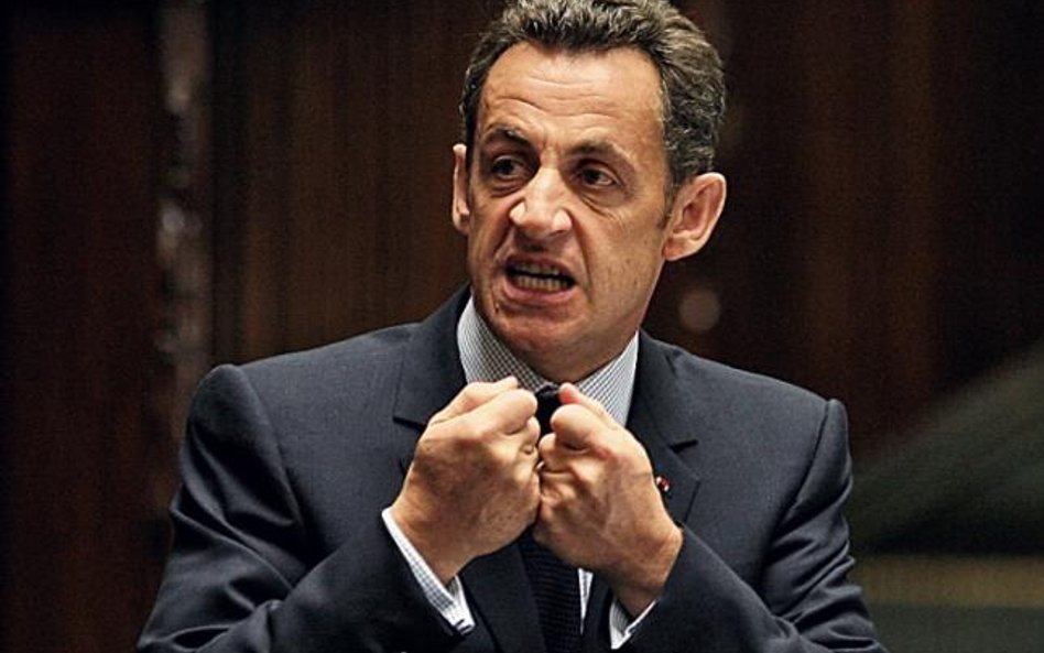 Nicolas Sarkozy wybiera własną drogę w walce z kryzysem