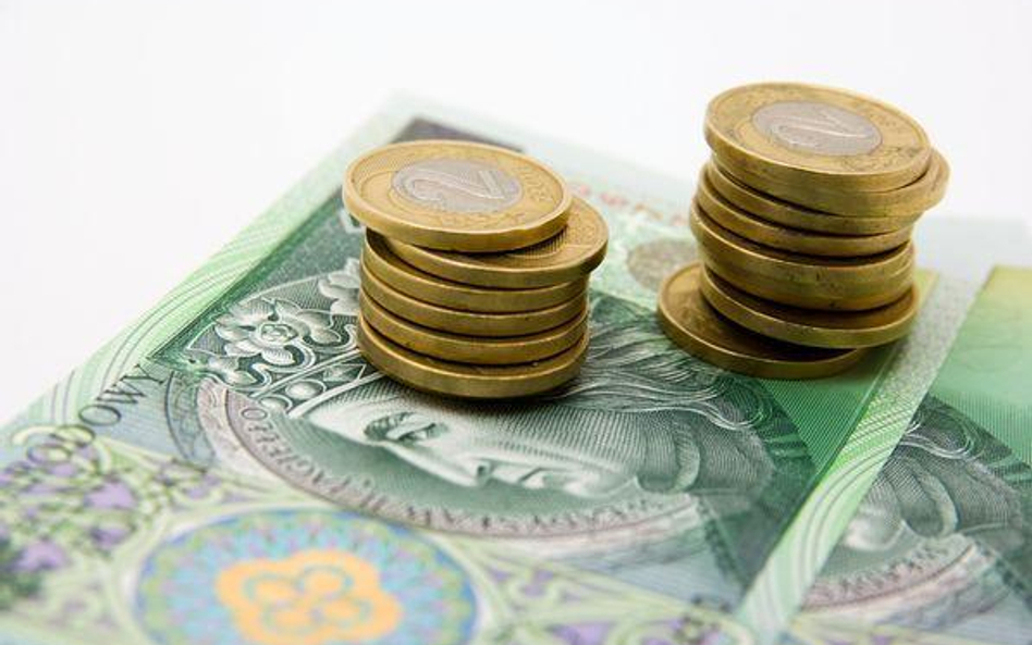 Z dodatków do zatrudnienia i grantów skorzystałotylko 14 osób, choć ustawa obowiazuje już 5 miesięcy