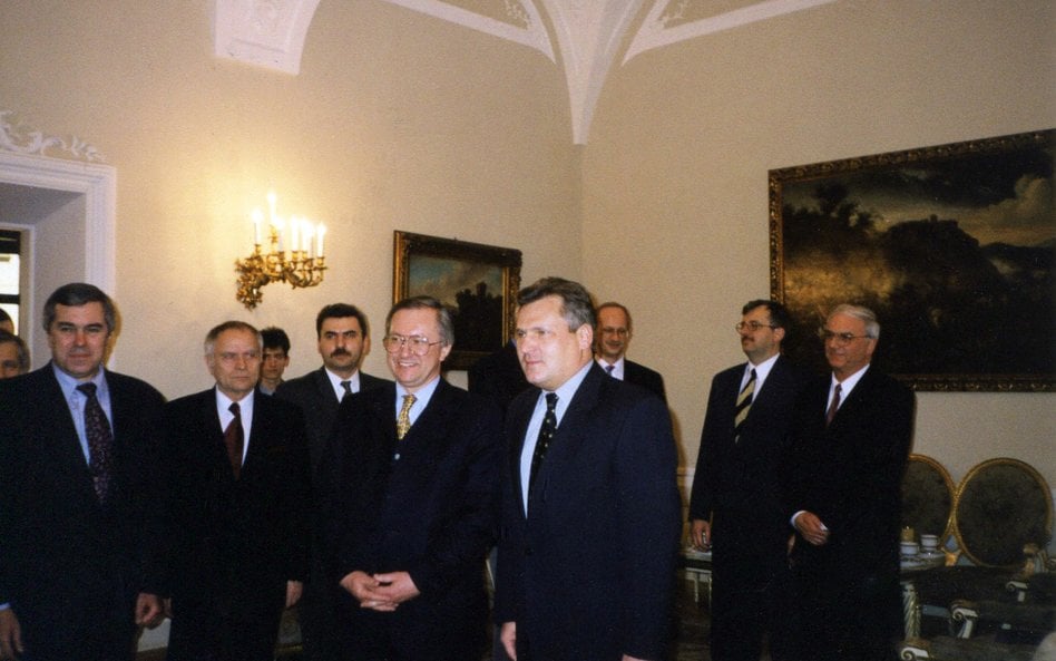Spotkanie z Prezydentem A Kwaśniewskim. Od lewej stoją: prof. Y. Bersheda, ambasador Ukrainy w Polsc