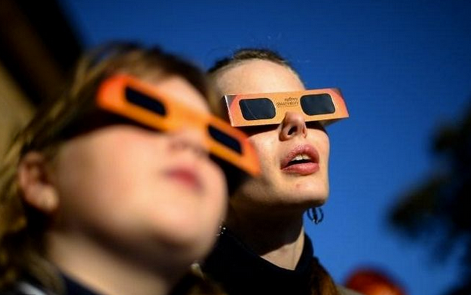 20 marca – całkowite zaćmienie Słońca, w Polsce widoczne jako zaćmienie częściowe.