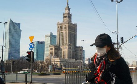 Karol Dobrzeniecki: Stan nadzwyczajny w krzywym zwierciadle