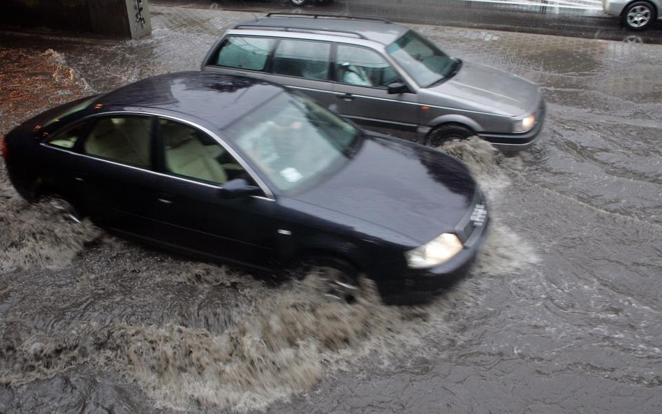 Chroń auto przed wodą