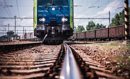 Trzeci rok z rzędu spadają w Polsce przewozy towarowe koleją. Co to oznacza dla giełdowych firm?