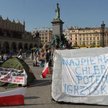 Policja usuwa obozowisko krakowskich oburzonych