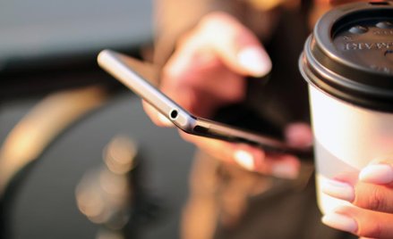 80 proc. nastolatków cały czas jest online