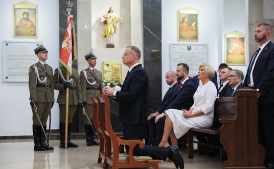 Prezydent Andrzej Duda i pierwsza dama Agata Kornhauser-Duda, wicepremier, minister obrony narodowej
